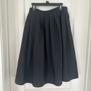Elegant Black Pleated Skirt by Los Angeles Designer, Engle Roberts Size 8 NWT